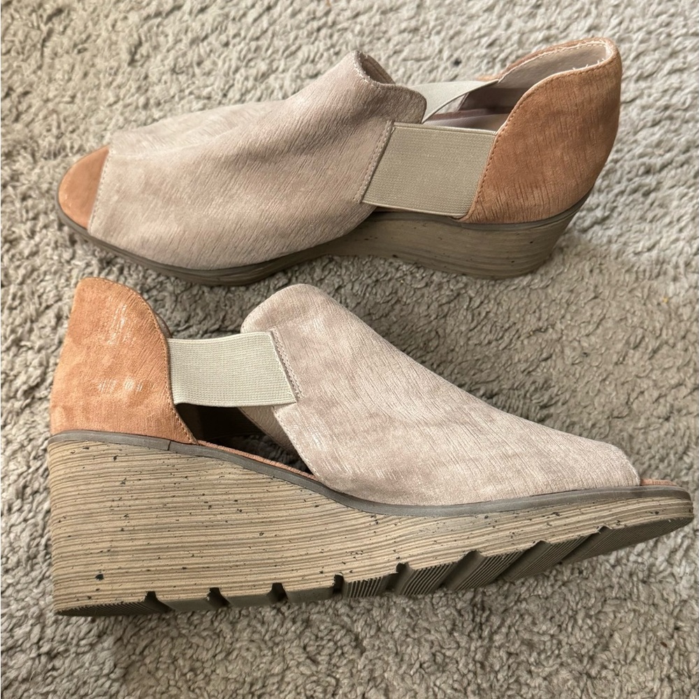 Sacha London Greige Tan Suede Mesh Platform Wedge Sandals Size 9.5  Peep Toe